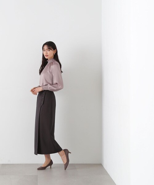 NATURAL BEAUTY BASIC(ナチュラルビューティーベーシック)の「◇シャーリングネックブラウス(シャツ/ブラウス・レディース・ブラック/マジェンタ/オフホワイト/ピンク・SMALL/MEDIUM)」の22枚目の写真