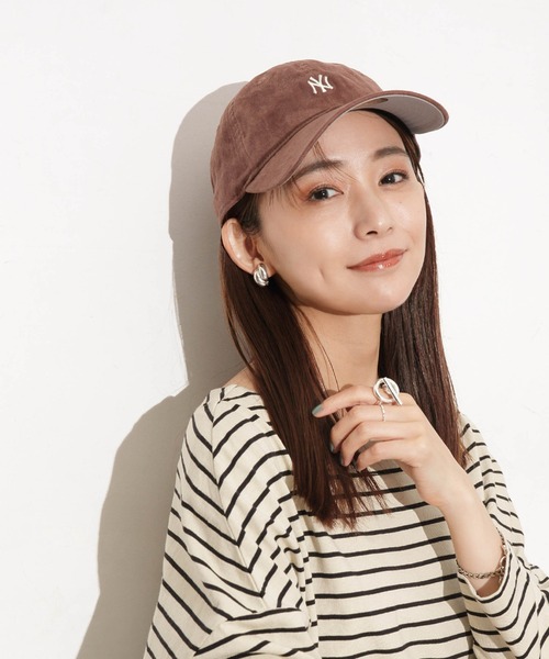 NEW ERA(ニューエラ)の「NEW ERA/別注930NANO SUEDE NEYYANMINILOGO(キャップ・レディース・ブラウン/ブラック・FREE)」の1枚目の写真