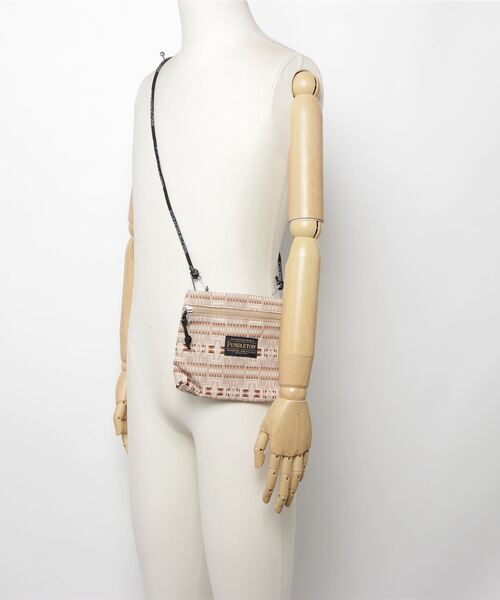 PENDLETON(ペンドルトン)の「【PENDLETON】LOGOTAPE MINITOTE(トートバッグ・レディース・カーキ/ブラック/ベージュ・FREE)」の12枚目の写真