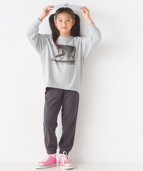 OMNES(オムネス)の「キッズコクーンシルエットプリント長袖Tシャツ(Tシャツ/カットソー・キッズ・ホワイト/ブラック/グレー/グリーン・100/110/130/140/120)」の18枚目の写真