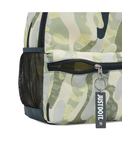 NIKE(ナイキ)の「ナイキ ブラジリア JDI キッズ ミニ バックパック (11L) / Nike Brasilia JDI Kids' Mini Backpack (11L)(バックパック/リュック・キッズ・ロイヤルブルー/ダークグリーン・ONE SIZE)」の8枚目の写真