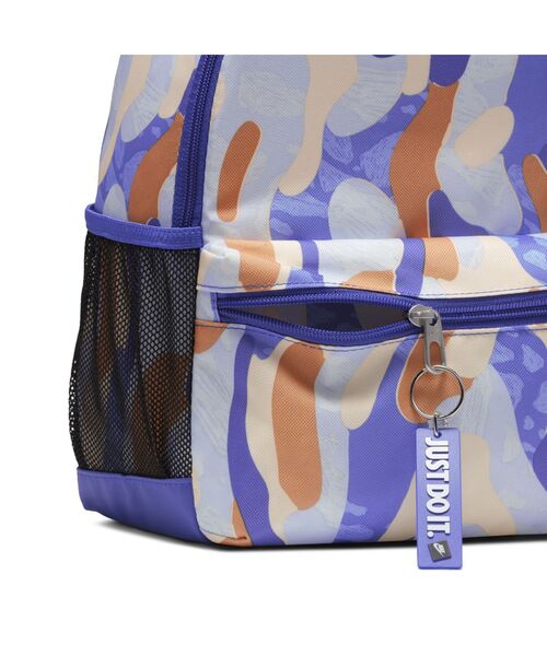 NIKE(ナイキ)の「ナイキ ブラジリア JDI キッズ ミニ バックパック (11L) / Nike Brasilia JDI Kids' Mini Backpack (11L)(バックパック/リュック・キッズ・ロイヤルブルー/ダークグリーン・ONE SIZE)」の13枚目の写真