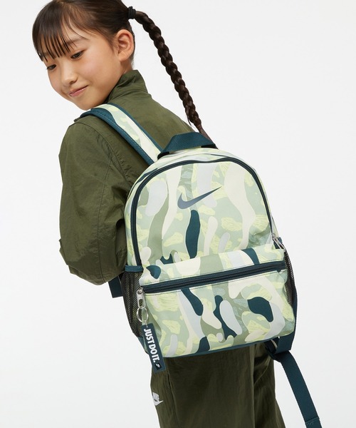 NIKE(ナイキ)の「ナイキ ブラジリア JDI キッズ ミニ バックパック (11L) / Nike Brasilia JDI Kids' Mini Backpack (11L)(バックパック/リュック・キッズ・ロイヤルブルー/ダークグリーン・ONE SIZE)」の17枚目の写真