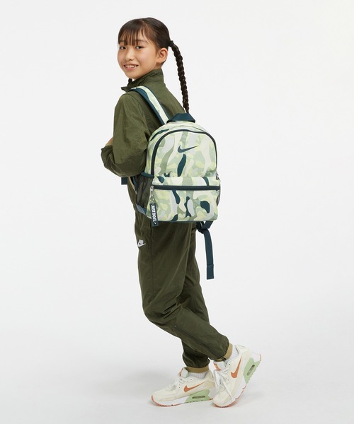NIKE(ナイキ)の「ナイキ ブラジリア JDI キッズ ミニ バックパック (11L) / Nike Brasilia JDI Kids' Mini Backpack (11L)(バックパック/リュック・キッズ・ロイヤルブルー/ダークグリーン・ONE SIZE)」の18枚目の写真