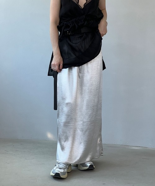 chuclla(チュクラ)の「サテン シャイニーフレア マキシスカート chw23a064(スカート・レディース・シルバー・M/S)」の18枚目の写真