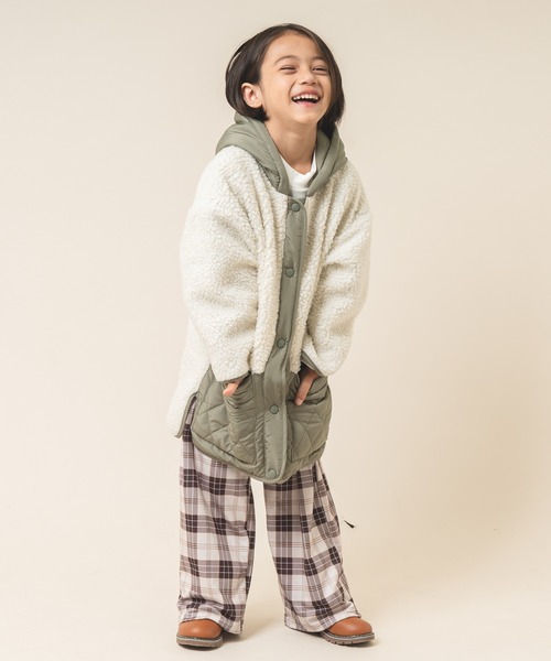 URBAN CHERRY（アーバンチェリー）の「【おうちで洗える】ロングボア切り替えキルティングコート（ブルゾン・キッズ・ブラウン/カーキ/ブラック・110cm/120cm/130cm/140cm/150cm）」の21枚目の写真