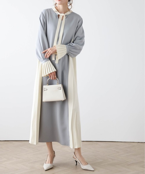 La-gemme(ラジェム)の「プリーツ切換えワンピース(ワンピース・レディース・ブラック系/ブラウン系/ベージュ系その他/ブルー系その他・フリー)」の4枚目の写真