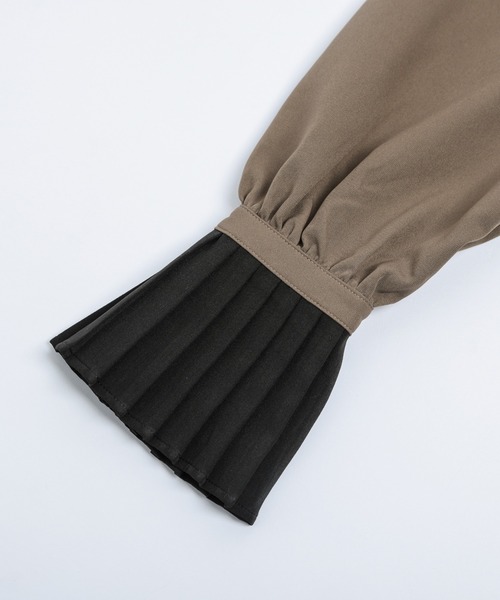 La-gemme(ラジェム)の「プリーツ切換えワンピース(ワンピース・レディース・ブラック系/ブラウン系/ベージュ系その他/ブルー系その他・フリー)」の6枚目の写真