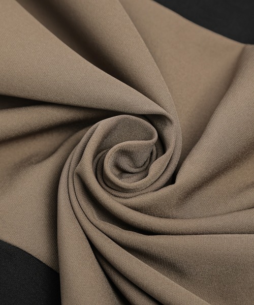 La-gemme(ラジェム)の「プリーツ切換えワンピース(ワンピース・レディース・ブラック系/ブラウン系/ベージュ系その他/ブルー系その他・フリー)」の16枚目の写真