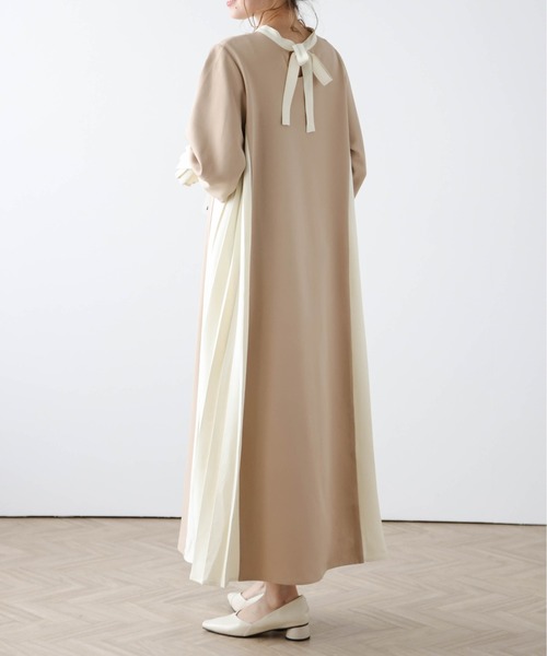 La-gemme(ラジェム)の「プリーツ切換えワンピース(ワンピース・レディース・ブラック系/ブラウン系/ベージュ系その他/ブルー系その他・フリー)」の21枚目の写真