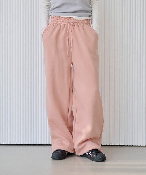 UNE MANSION（ユヌマンション）の「【男女兼用ユニセックス】【 足長効果あり】【起毛仕様】【パンツストリングで調節可能】足長美脚シルエットワイドストレートストリング起毛スウェットパンツ（スウェットパンツ・レディース・グリーン/ピンク/グレー/ブラック/ライトグレー/ネイビー/ライトピンク・FREE）」の6枚目の写真