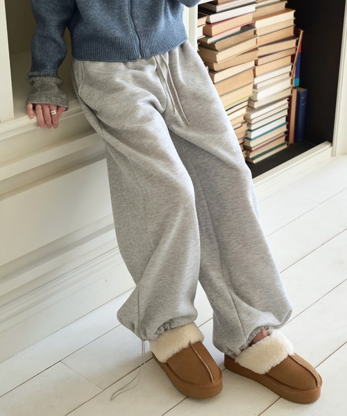UNE MANSION（ユヌマンション）の「【男女兼用ユニセックス】【 足長効果あり】【起毛仕様】【パンツストリングで調節可能】足長美脚シルエットワイドストレートストリング起毛スウェットパンツ（スウェットパンツ・レディース・グリーン/ピンク/グレー/ブラック/ライトグレー/ネイビー/ライトピンク・FREE）」の8枚目の写真