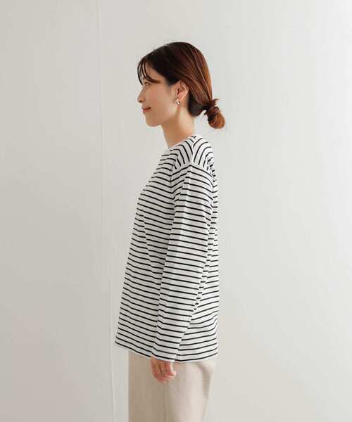 URBAN RESEARCH DOORS（アーバンリサーチドアーズ）の「スムースボーダーカットソー（Tシャツ/カットソー・レディース・ブラック系その他/ホワイト系その他/ブルー系その他・MEDIUM）」の13枚目の写真