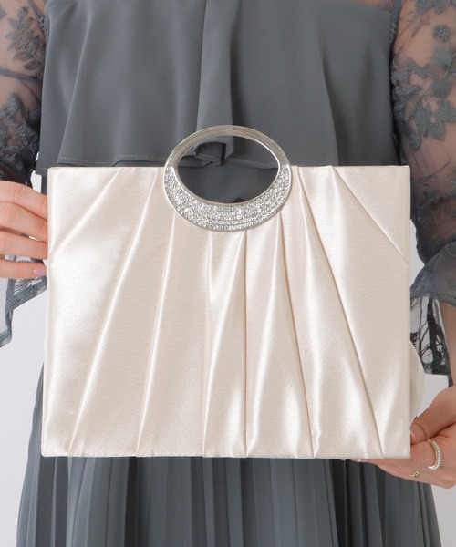 Lace Ladies(レースレディース)の「メタル ハンドル ビジュー付き スクエア ハンド バッグ(クラッチバッグ・レディース・ブラック/ベージュ・FREE)」の13枚目の写真