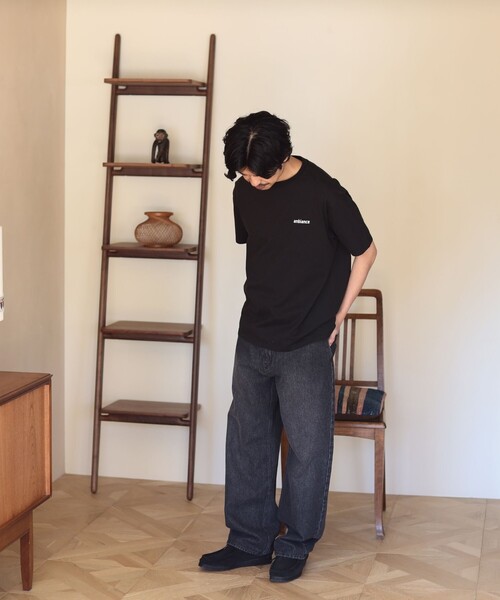 B:MING by BEAMS（ビーミングバイビームス）の「ambiance / Fade Logo Print T-Shirt（Tシャツ/カットソー・メンズ・ホワイト系その他5/ブラック/ブルー系その他3・SMALL/MEDIUM/LARGE/X-LARGE）」の4枚目の写真