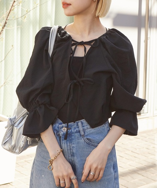 w closet（ダブルクローゼット）の「【２WAY】リボンレース付きギンガムプルオーバー（シャツ/ブラウス・レディース・ブラック/サックスブルー/オフホワイト・FREE）」の2枚目の写真