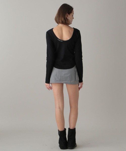 FOREVER 21（フォーエバー トゥエンティーワン）の「【2024SS】バックオープンカットプルオーバー（Tシャツ/カットソー・レディース・ブラック×ホワイト/オフホワイト/ブラック・SMALL/MEDIUM）」の14枚目の写真