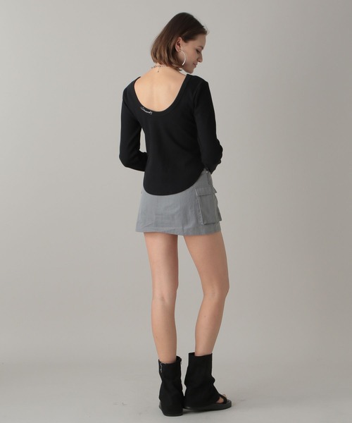 FOREVER 21（フォーエバー トゥエンティーワン）の「【2024SS】バックオープンカットプルオーバー（Tシャツ/カットソー・レディース・ブラック×ホワイト/オフホワイト/ブラック・SMALL/MEDIUM）」の15枚目の写真