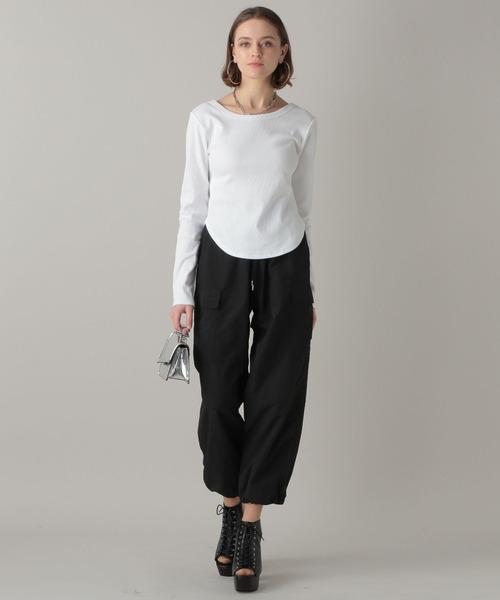 FOREVER 21（フォーエバー トゥエンティーワン）の「【2024SS】バックオープンカットプルオーバー（Tシャツ/カットソー・レディース・ブラック×ホワイト/オフホワイト/ブラック・SMALL/MEDIUM）」の17枚目の写真