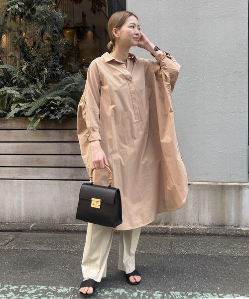 audrey and john wad（オードリーアンドジョンワッド）の「フェイクレザーセミフレアパンツ（その他パンツ・レディース・ベージュ/アイボリー/ブラック・S/M）」の8枚目の写真