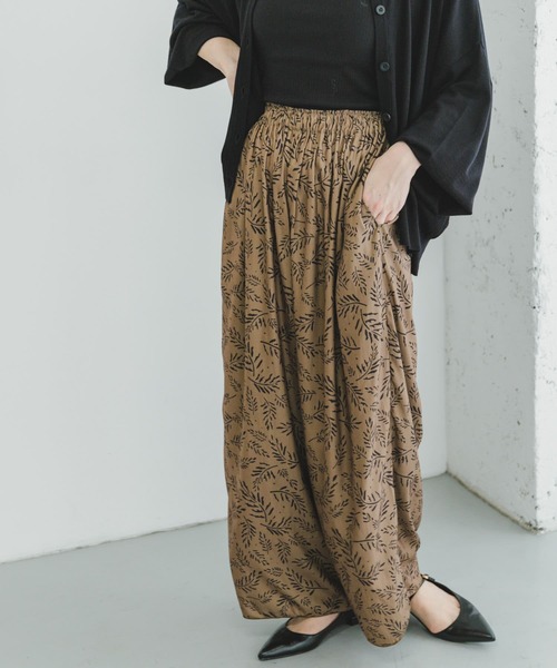 ITEMS URBANRESEARCH(アイテムズ アーバンリサーチ)の「カッセンフレアイージーパンツ(その他パンツ・レディース・グレー系その他/ブラック/ブラウン系その他・FREE)」の15枚目の写真