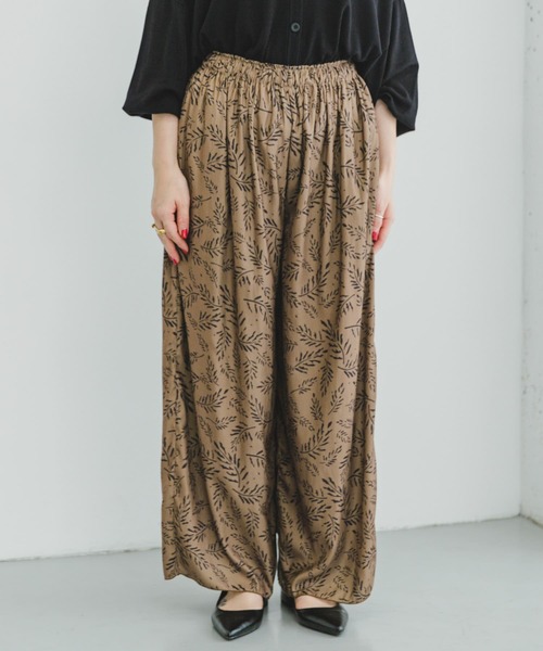 ITEMS URBANRESEARCH(アイテムズ アーバンリサーチ)の「カッセンフレアイージーパンツ(その他パンツ・レディース・グレー系その他/ブラック/ブラウン系その他・FREE)」の19枚目の写真