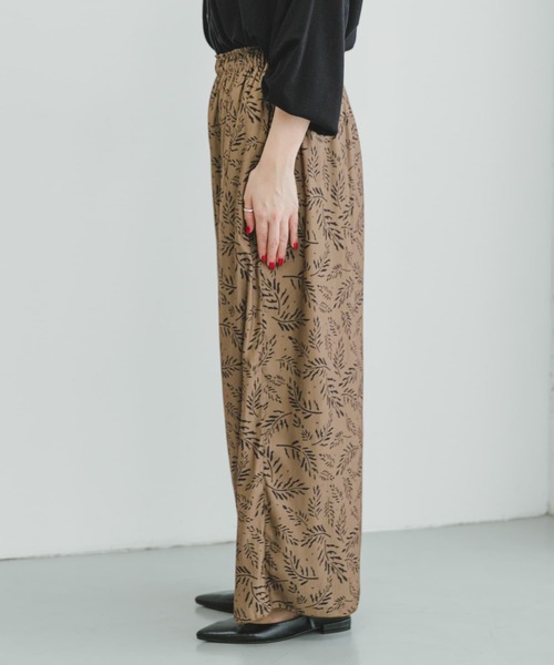 ITEMS URBANRESEARCH(アイテムズ アーバンリサーチ)の「カッセンフレアイージーパンツ(その他パンツ・レディース・グレー系その他/ブラック/ブラウン系その他・FREE)」の20枚目の写真