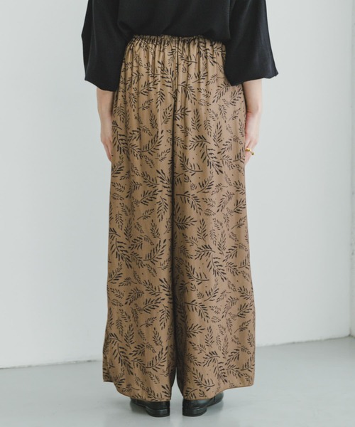 ITEMS URBANRESEARCH(アイテムズ アーバンリサーチ)の「カッセンフレアイージーパンツ(その他パンツ・レディース・グレー系その他/ブラック/ブラウン系その他・FREE)」の21枚目の写真