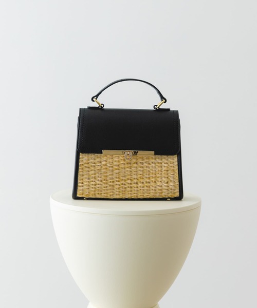 RODE SKO（ロデスコ）の「ラタン風フラップショルダーバッグ（ショルダーバッグ・レディース・ブラック/キャメル・ONE）」の2枚目の写真