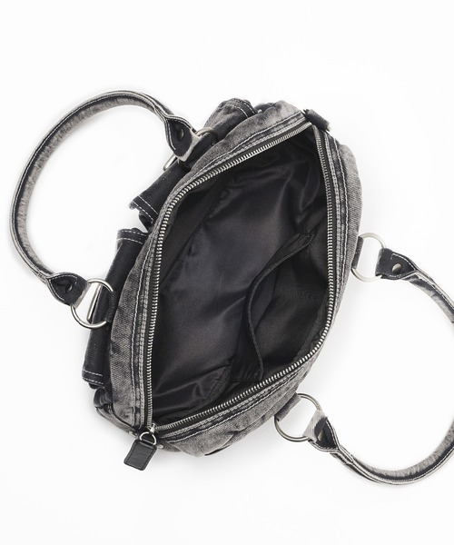 大人気 X-girl DOUBLE POCKET HAND BAG コーデのアクセントに◎ X-girl（エックスガール）の「DOUBLE POCKET HAND BAG