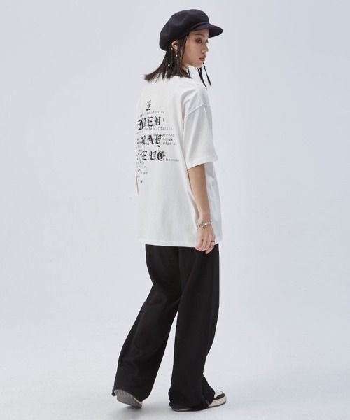 Ressaca(レサーカ)の「オーバーサイズ オールドイングリッシュ バックプリントTシャツ(Tシャツ/カットソー・メンズ・ブラック/ホワイト・M/S/XXL/XL/L)」の3枚目の写真