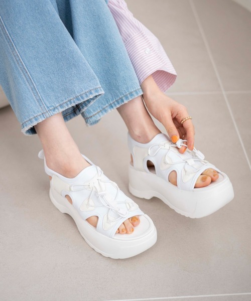 WEGO(ウィゴー)の「WEGO/ボリュームスポーツサンダル(サンダル・レディース・ブラック/その他1/ホワイト・MEDIUM/LARGE)」の4枚目の写真