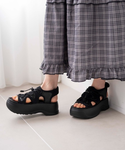 WEGO(ウィゴー)の「WEGO/ボリュームスポーツサンダル(サンダル・レディース・ブラック/その他1/ホワイト・MEDIUM/LARGE)」の7枚目の写真