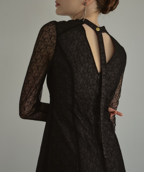 ANDRESD(アンドレスド)の「バックオープンジオメトリックドレス / back open geometric dress(ドレス・レディース・イエロー/グレー/オリーブ/ブラウン/ブラック・S/M/L)」の7枚目の写真