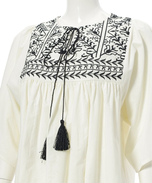 Edit Sheen（エディットシーン）の「エスニック刺繍ワンピース（ワンピース・レディース・ホワイト/ブルー・M）」の8枚目の写真