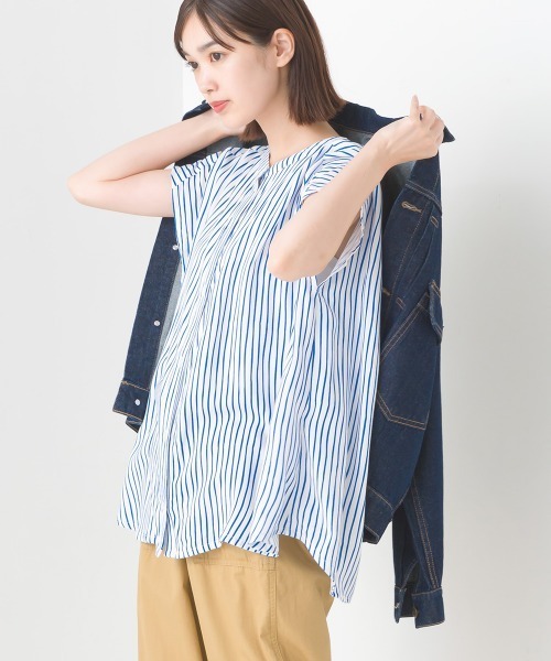 OMNES(オムネス)の「レーヨンフレンチスリーブバンドカラーシャツ(シャツ/ブラウス・レディース・ホワイト系その他/ブラック/ブラック系その他/モカ/ブラウン系その他/ブルー系その他/ブラック系その他2/ブルー系その他2/ネイビー系・FREE)」の8枚目の写真