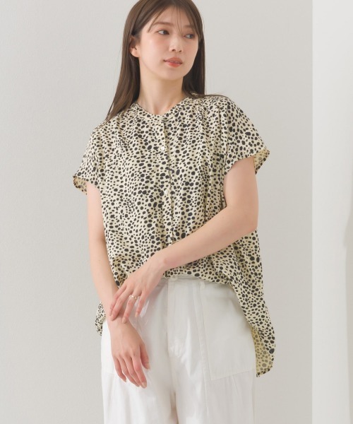 OMNES(オムネス)の「レーヨンフレンチスリーブバンドカラーシャツ(シャツ/ブラウス・レディース・ホワイト系その他/ブラック/ブラック系その他/モカ/ブラウン系その他/ブルー系その他/ブラック系その他2/ブルー系その他2/ネイビー系・FREE)」の10枚目の写真