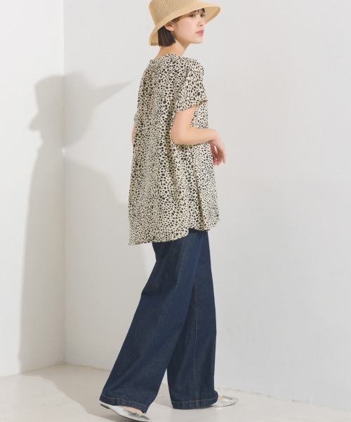 OMNES(オムネス)の「レーヨンフレンチスリーブバンドカラーシャツ(シャツ/ブラウス・レディース・ホワイト系その他/ブラック/ブラック系その他/モカ/ブラウン系その他/ブルー系その他/ブラック系その他2/ブルー系その他2/ネイビー系・FREE)」の14枚目の写真