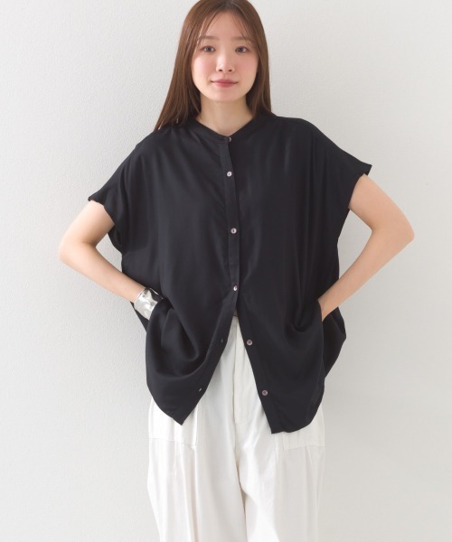 OMNES（オムネス）の「レーヨンフレンチスリーブバンドカラーシャツ（シャツ/ブラウス・レディース・ブラック/ブラウン系その他/ブラック系その他/モカ/ブルー系その他/ホワイト系その他/ブラック系その他2/ブルー系その他2/ネイビー系・FREE）」の17枚目の写真