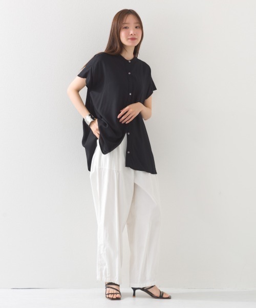 OMNES（オムネス）の「レーヨンフレンチスリーブバンドカラーシャツ（シャツ/ブラウス・レディース・ブラック/ブラウン系その他/ブラック系その他/モカ/ブルー系その他/ホワイト系その他/ブラック系その他2/ブルー系その他2/ネイビー系・FREE）」の20枚目の写真