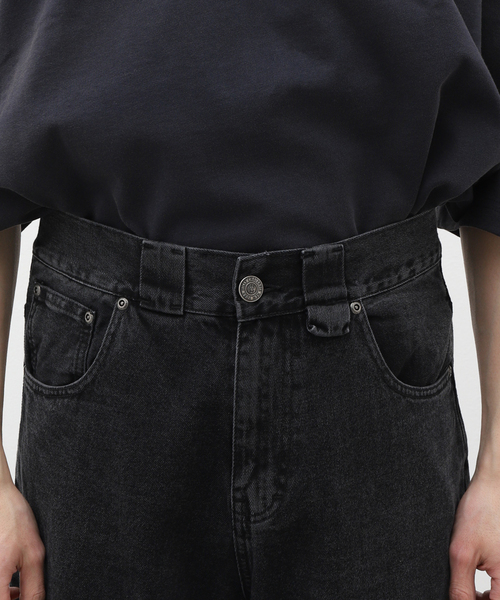 WILLY CHAVARRIA(ウィリーチャバリア)の「WILLY CHAVARRIA STRAIGHT DENIM PANTS BSP509(デニムパンツ・メンズ・ブラック系その他・SMALL/MEDIUM)」の3枚目の写真