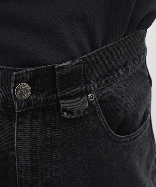 WILLY CHAVARRIA(ウィリーチャバリア)の「WILLY CHAVARRIA STRAIGHT DENIM PANTS BSP509(デニムパンツ・メンズ・ブラック系その他・SMALL/MEDIUM)」の9枚目の写真
