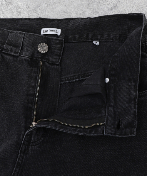 WILLY CHAVARRIA(ウィリーチャバリア)の「WILLY CHAVARRIA STRAIGHT DENIM PANTS BSP509(デニムパンツ・メンズ・ブラック系その他・SMALL/MEDIUM)」の13枚目の写真