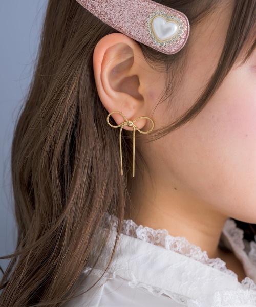 couture BY ROJITA(クチュールバイロジータ)の「リボンピアス(ピアス(両耳用)・レディース・シルバー/ゴールド・FREE)」の1枚目の写真