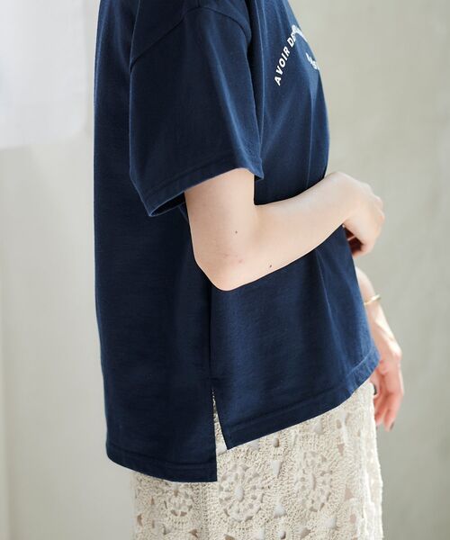 le.coeur blanc(ルクールブラン)の「ウエーブフロッキーロゴTシャツ(Tシャツ/カットソー・レディース・オフホワイト/ネイビー・38)」の11枚目の写真