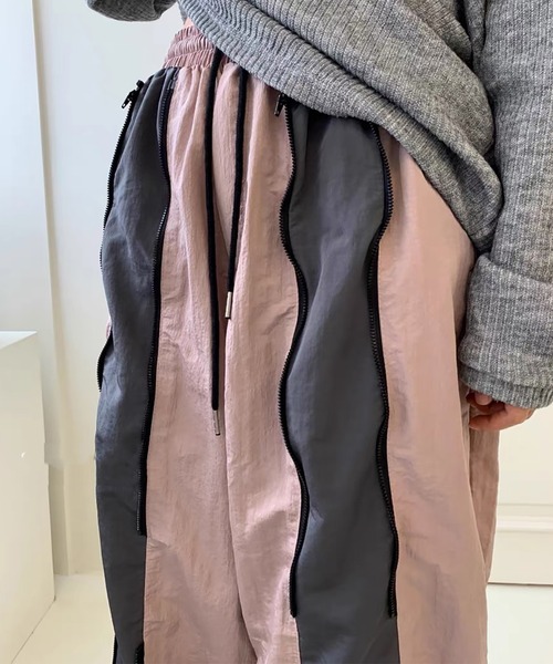 LAFFMO(ラフモ)の「バイカラーシャカシャカパンツ(その他パンツ・レディース・ピンク/ブラック・F)」の11枚目の写真