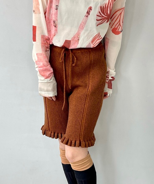 Se ボリュームフリルリブハーフパンツ【SANSeLF】sanw24s024 SANSeLF（サンセルフ）の「Se ボリュームフリルリブハーフパンツ