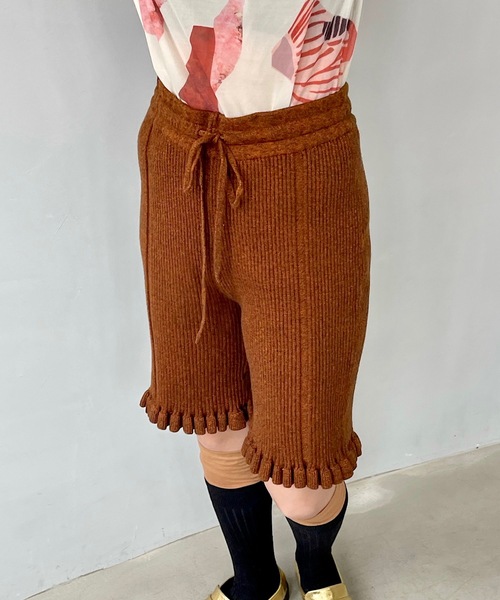 Se ボリュームフリルリブハーフパンツ【SANSeLF】sanw24s024 SANSeLF（サンセルフ）の「Se ボリュームフリルリブハーフパンツ