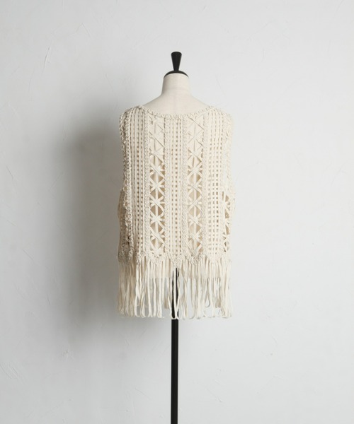 &. NOSTALGIA(アンドドットノスタルジア)の「【ZOZO限定】フリンジヘムテープヤーントップス(ベスト・レディース・ブラック/ベージュ・M)」の16枚目の写真