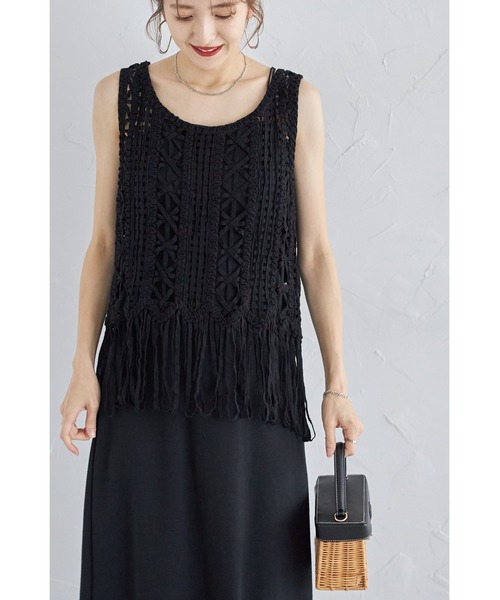 &. NOSTALGIA(アンドドットノスタルジア)の「【ZOZO限定】フリンジヘムテープヤーントップス(ベスト・レディース・ブラック/ベージュ・M)」の6枚目の写真